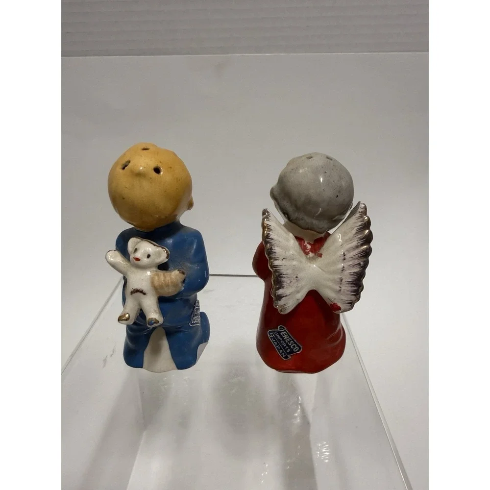 VTG Japan Kissing Baby Angel ‎ & Boy S & P Shaker w/ Orig Stickers Figurine